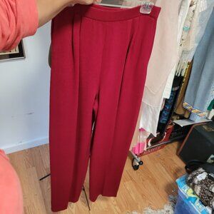 St.John Collection Knit Pants with pleats Size 6